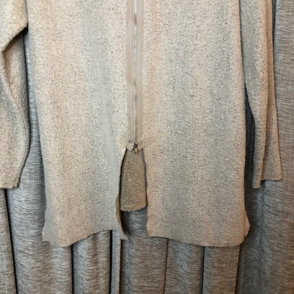 Soft Surroundings Tan Fleece Turtleneck Split Back Sweater Size Extra Small - Picture 11 of 14